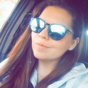 Meet your Posher, Cassie